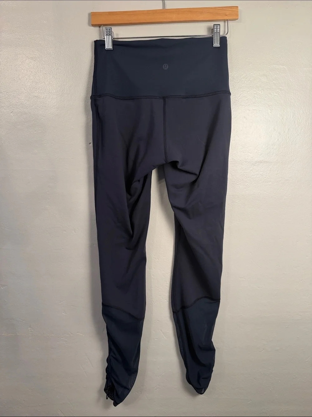 Lululemon Womens Leggings Adjustable Mesh rusching Navy Blue Size 8 High Rise